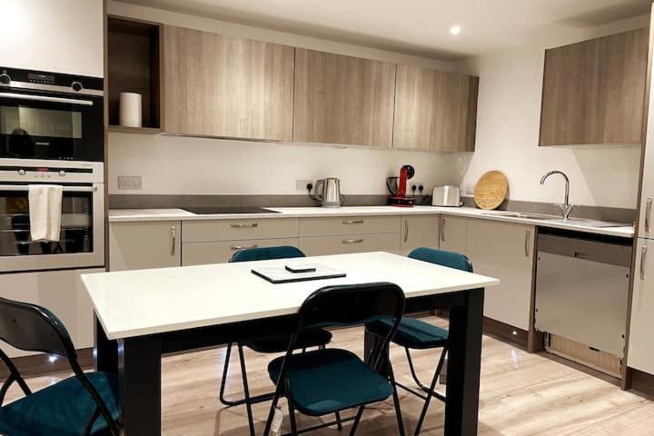 Lovely 3 Bedroom Apartment With Private Garden In Edinburgh City Centre Luaran gambar