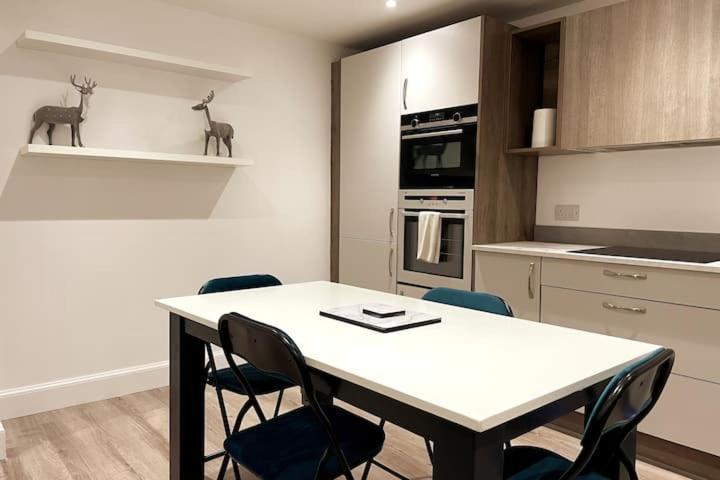 Lovely 3 Bedroom Apartment With Private Garden In Edinburgh City Centre Luaran gambar