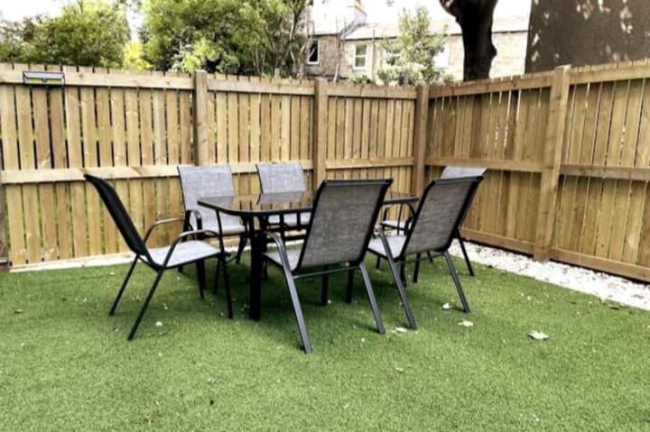 Lovely 3 Bedroom Apartment With Private Garden In Edinburgh City Centre Luaran gambar